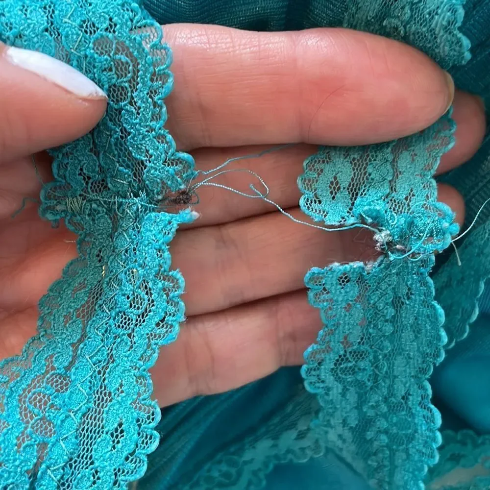 Vtg 70s Formfit Rogers turquoise‎ blue long nylon nightgown with lace details